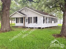 featured image of 806 N Broadway St