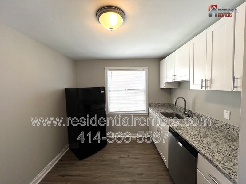 2238 S 82nd St - Photo 5 of 11