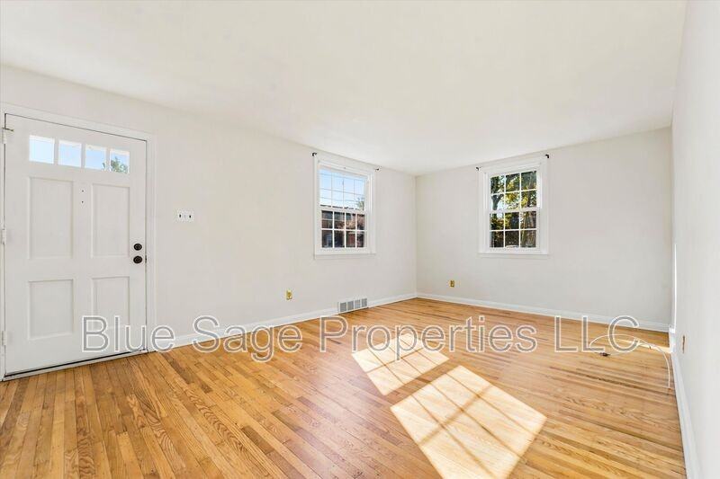 248 E Turnbull Ave - Photo 3 of 26