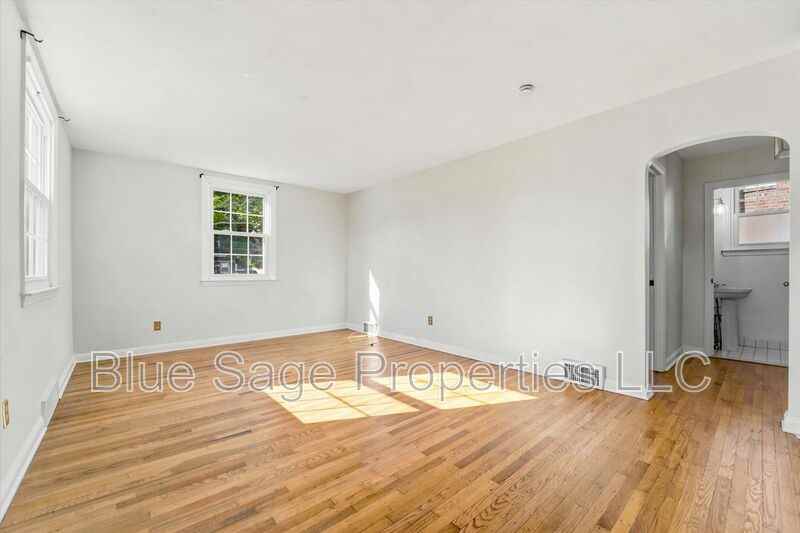 248 E Turnbull Ave - Photo 4 of 26