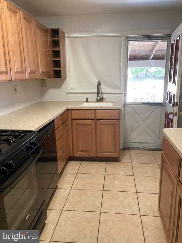 8616 Pleasant Plains Rd - Photo 4 of 14