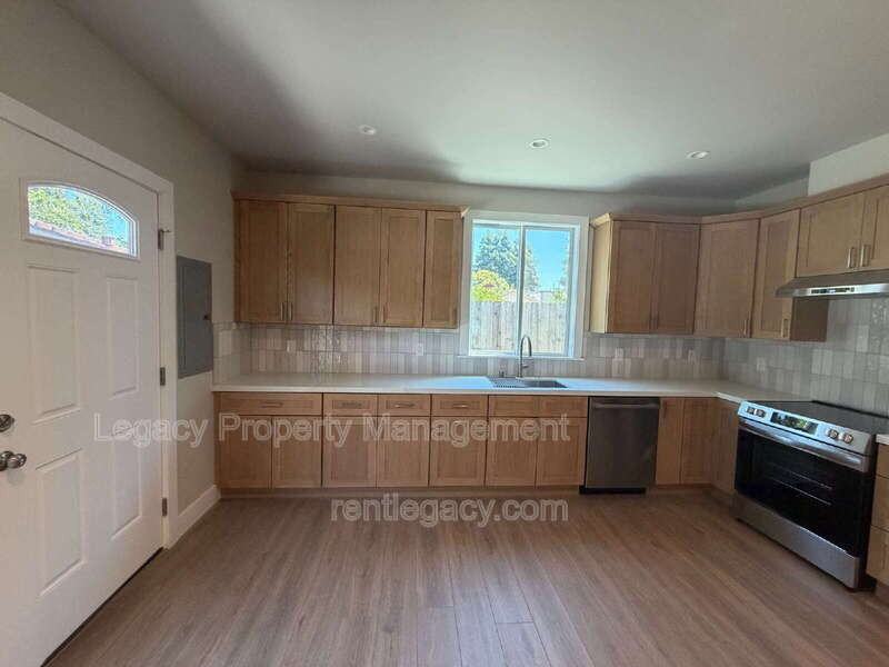 1195 Heather Ct #A - Photo 2 of 13