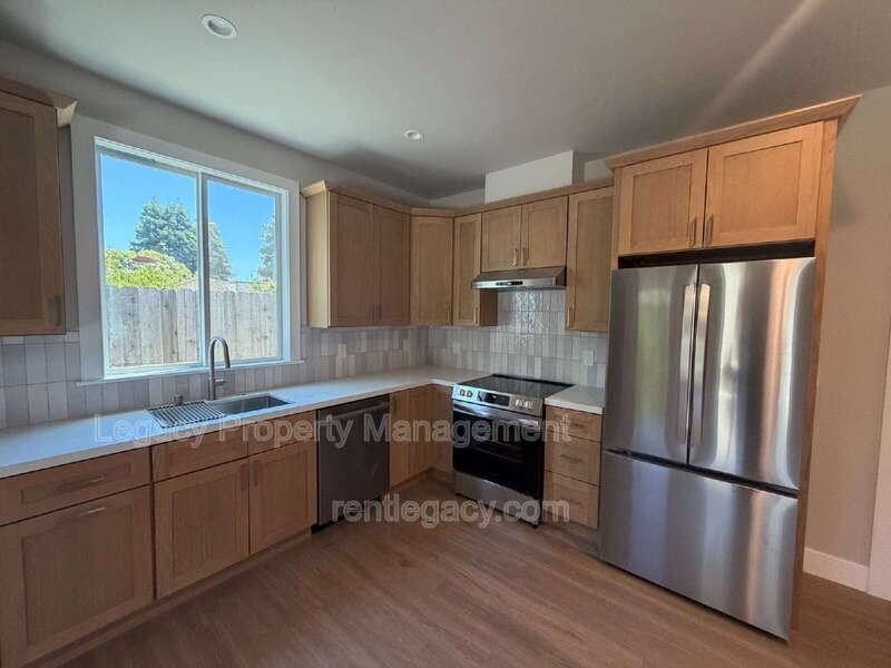 1195 Heather Ct #A - Photo 3 of 13