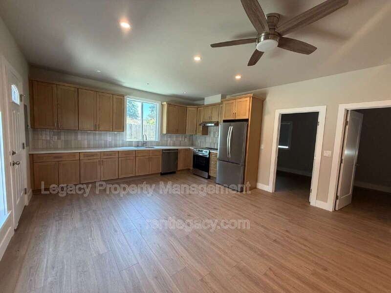 1195 Heather Ct #A - Photo 4 of 13
