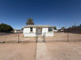featured image of 1010 N Park Ave