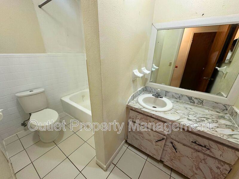325 N 5th St #325-5 - Photo 5 of 9