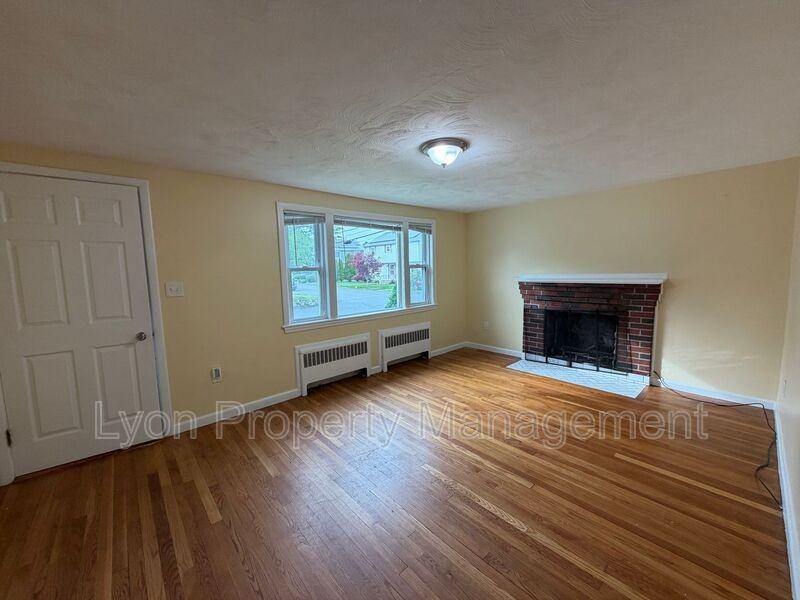 39 Alpena Ave - Photo 3 of 14