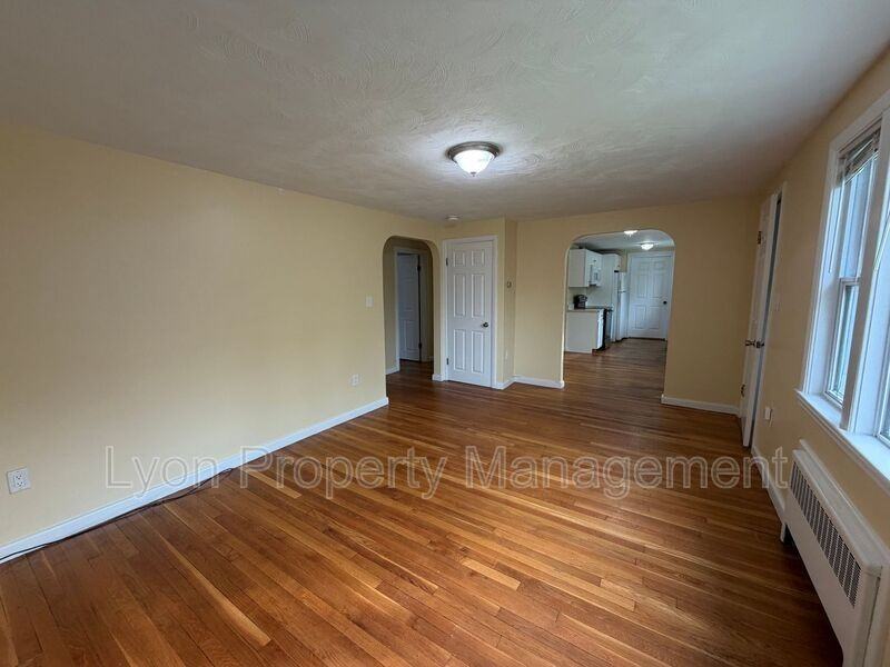 39 Alpena Ave - Photo 4 of 14