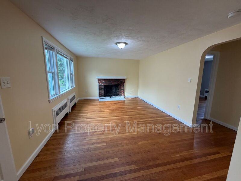 39 Alpena Ave - Photo 5 of 14
