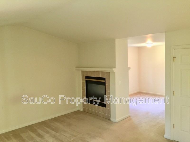 1861 Se 47th Ave - Photo 5 of 18