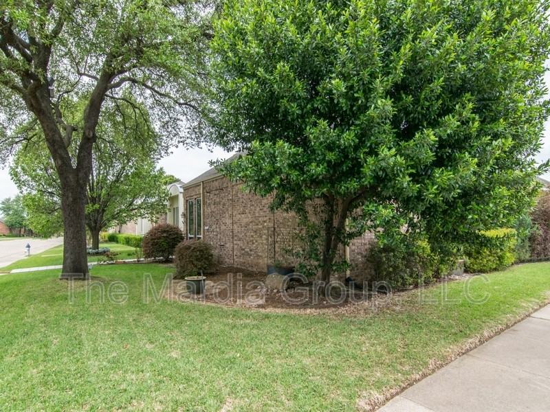 3215 San Sebastian Dr - Photo 3 of 26