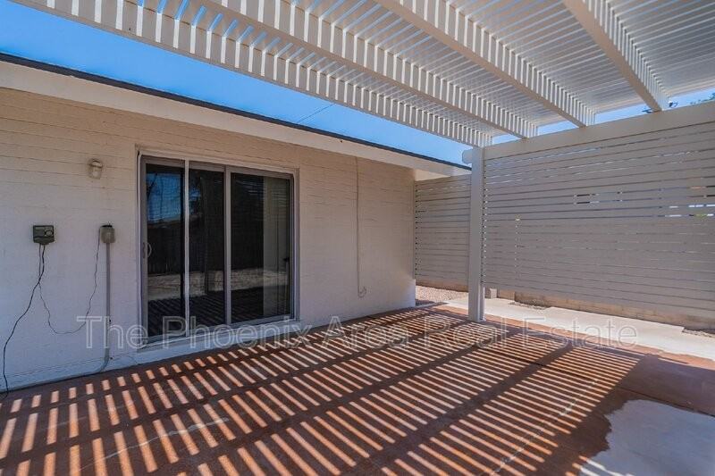 1001 E Campus Dr - Photo 6 of 36