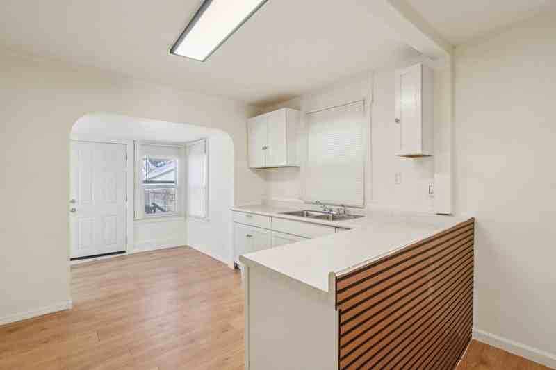 7350 Globe St - Photo 6 of 28
