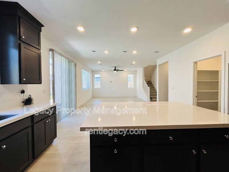 8057 Moongate Way - Photo 7 of 31