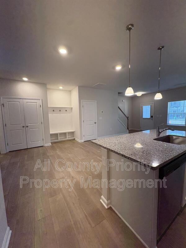 112 Boykin Ave - Photo 4 of 14