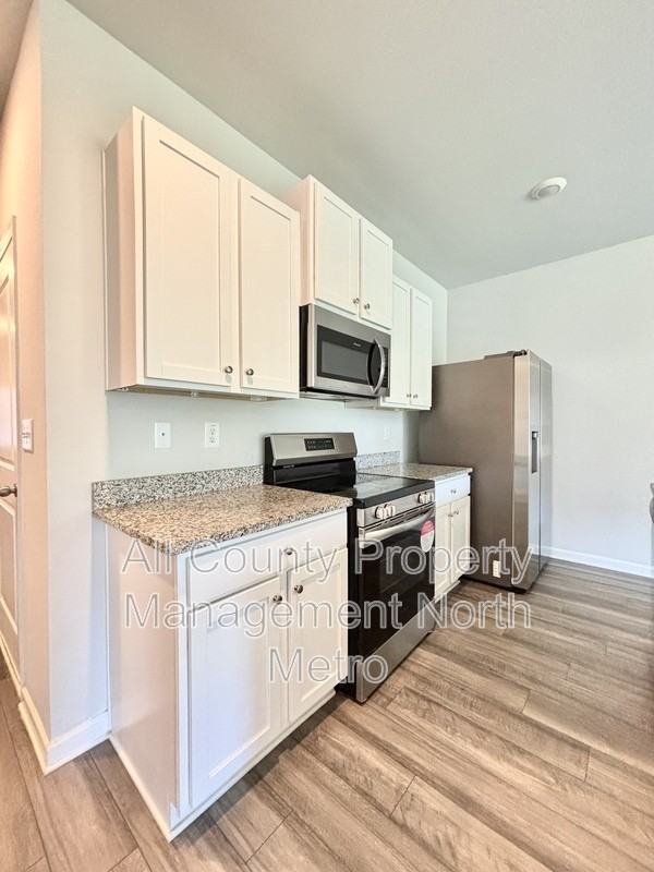 305 Rolling Green Dr Nw - Photo 3 of 10