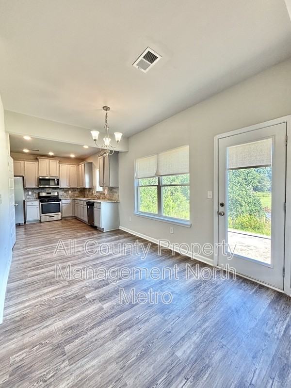212 Creek View Pl - Photo 5 of 13