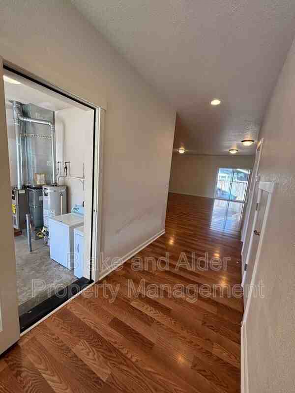 345 Norway St Ne - Photo 4 of 43