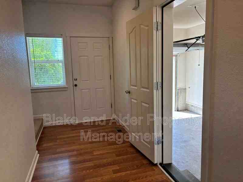 345 Norway St Ne - Photo 5 of 43