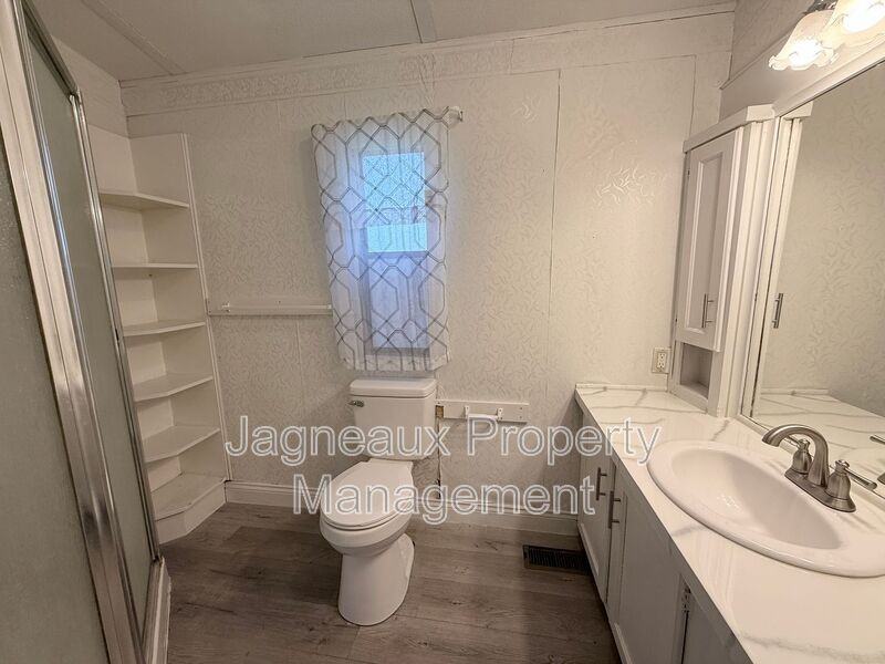 1115 N Crocker St - Photo 5 of 12