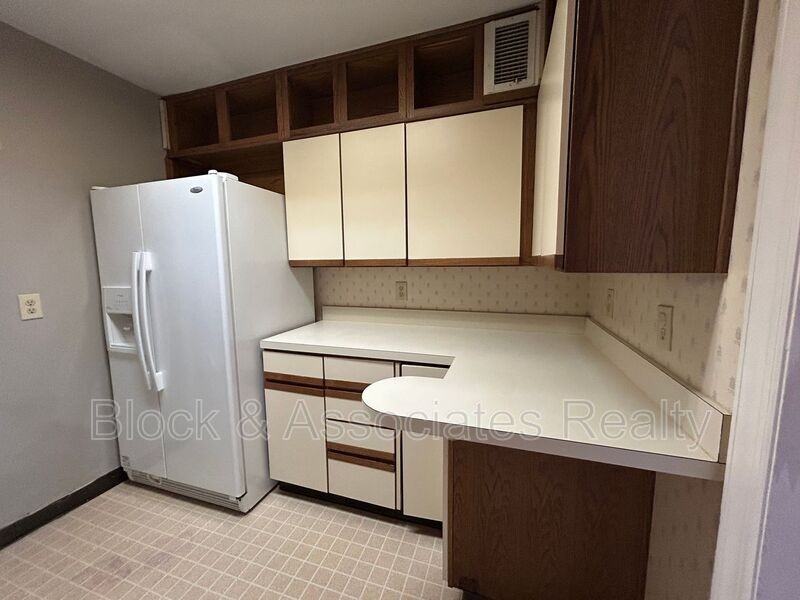 640 - Photo 3 of 12