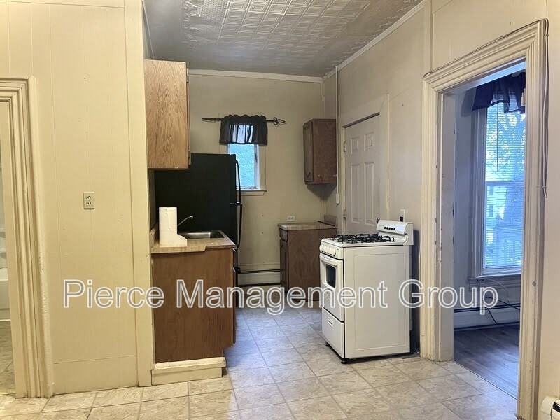 421 Hanover St #5 - Photo 2 of 6