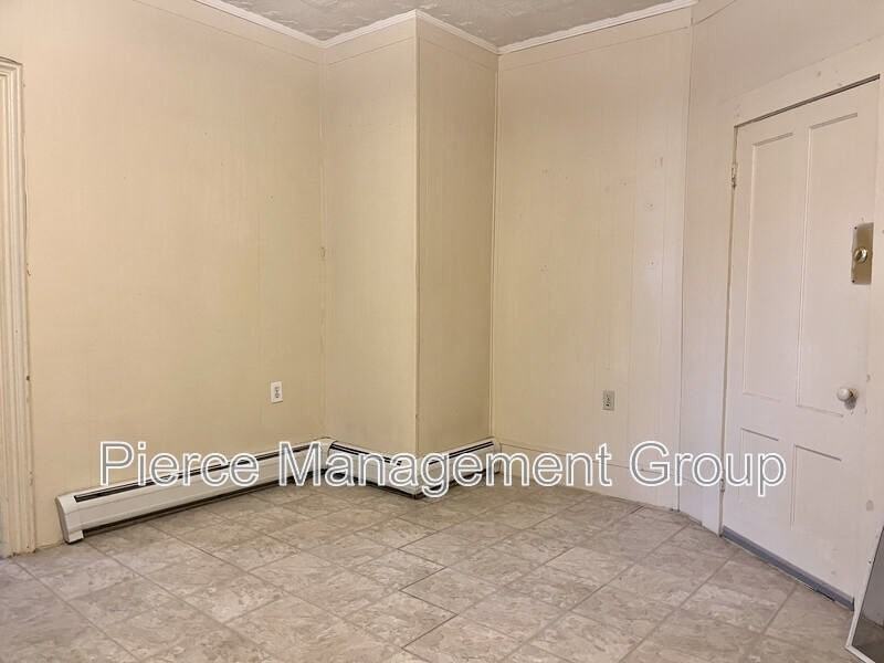 421 Hanover St #5 - Photo 3 of 6
