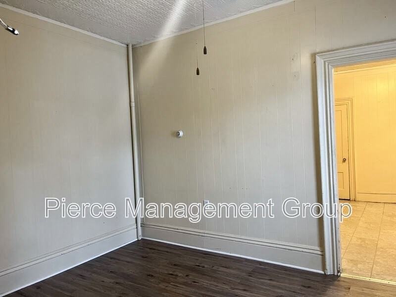 421 Hanover St #5 - Photo 6 of 6