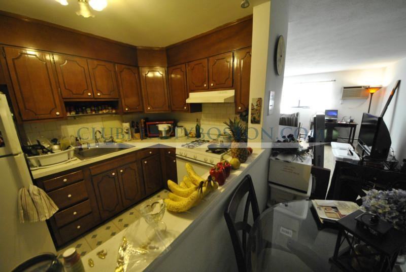 530 Washington St #11 - Photo 4 of 9