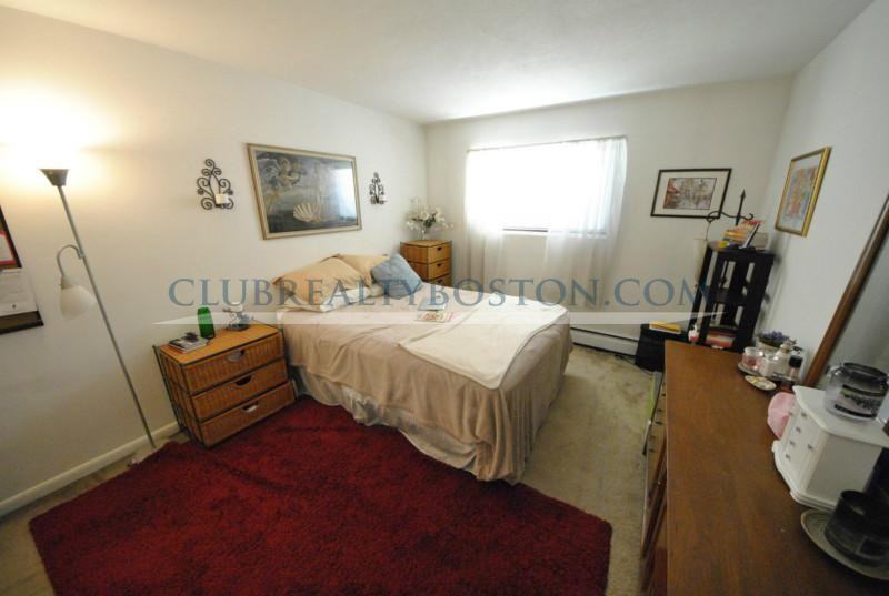 530 Washington St #11 - Photo 6 of 9