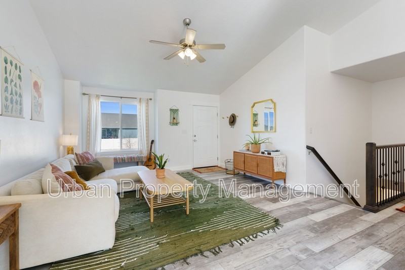 4082 N Poplar St - Photo 2 of 12