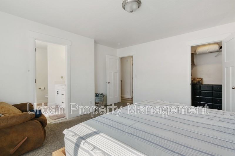 4082 N Poplar St - Photo 6 of 12