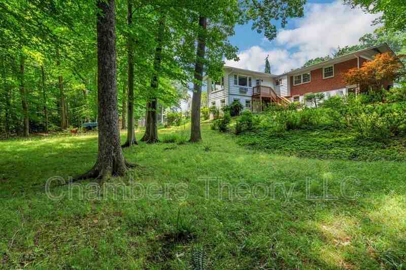 10211 Fox Ln - Photo 3 of 38