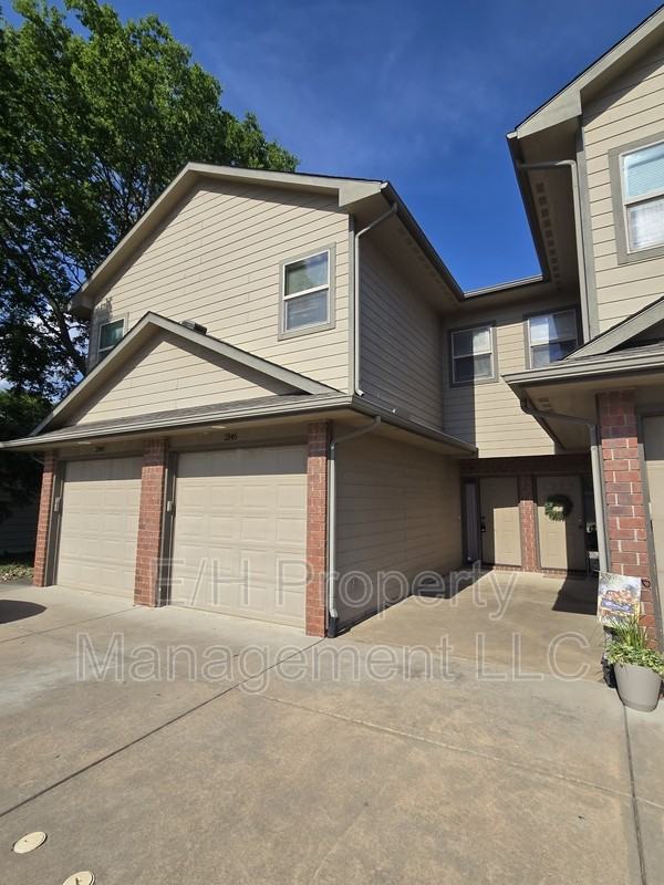 2146 N Woodlawn Blvd - Photo 2 of 46