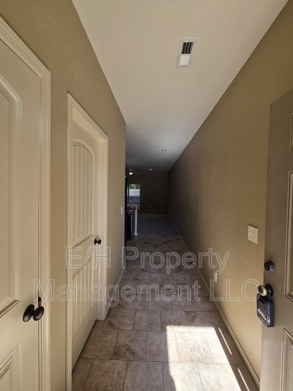 2146 N Woodlawn Blvd - Photo 3 of 46