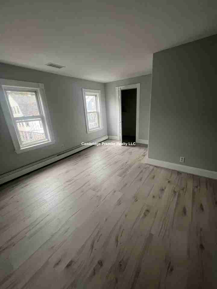 Bay State Ave #3 - Photo 4 of 8