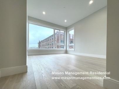 71 Border St #5 - Photo 3 of 6
