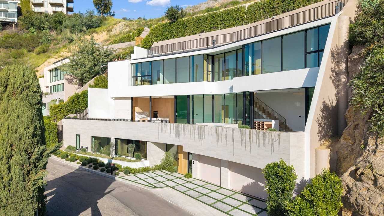 8765 Hollywood Blvd #NA - Photo 3 of 50