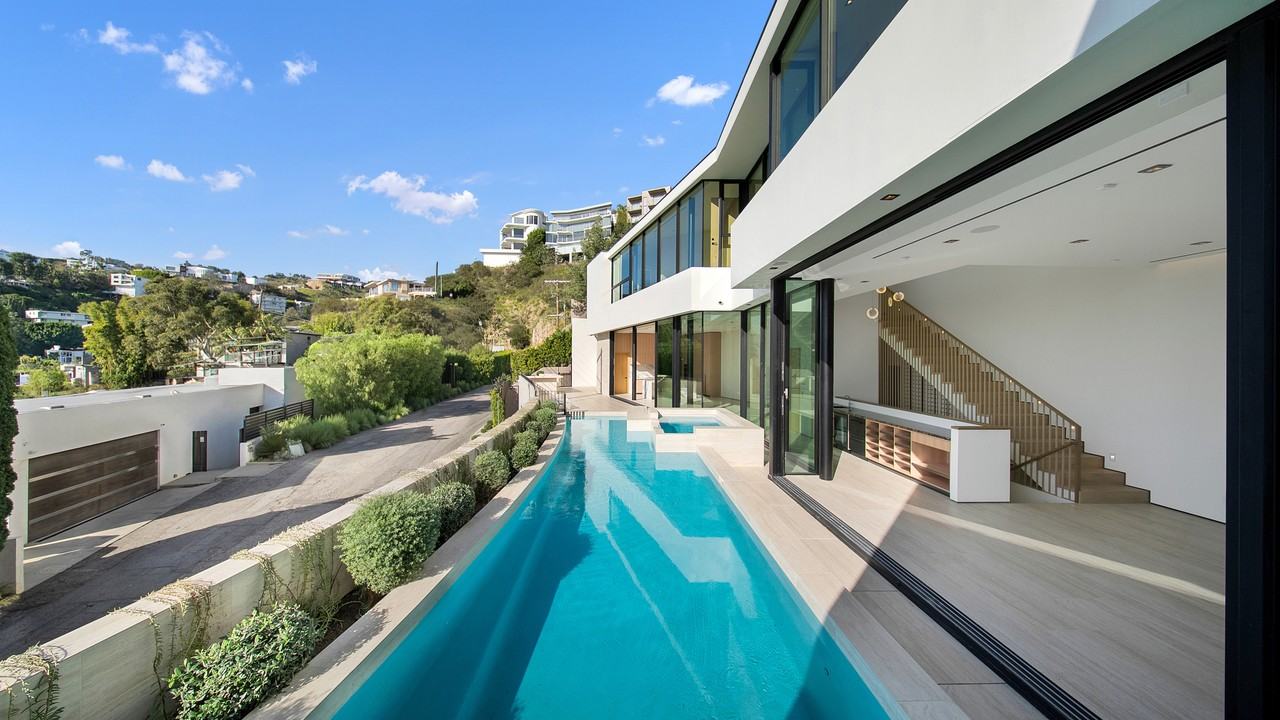 8765 Hollywood Blvd #NA - Photo 4 of 50
