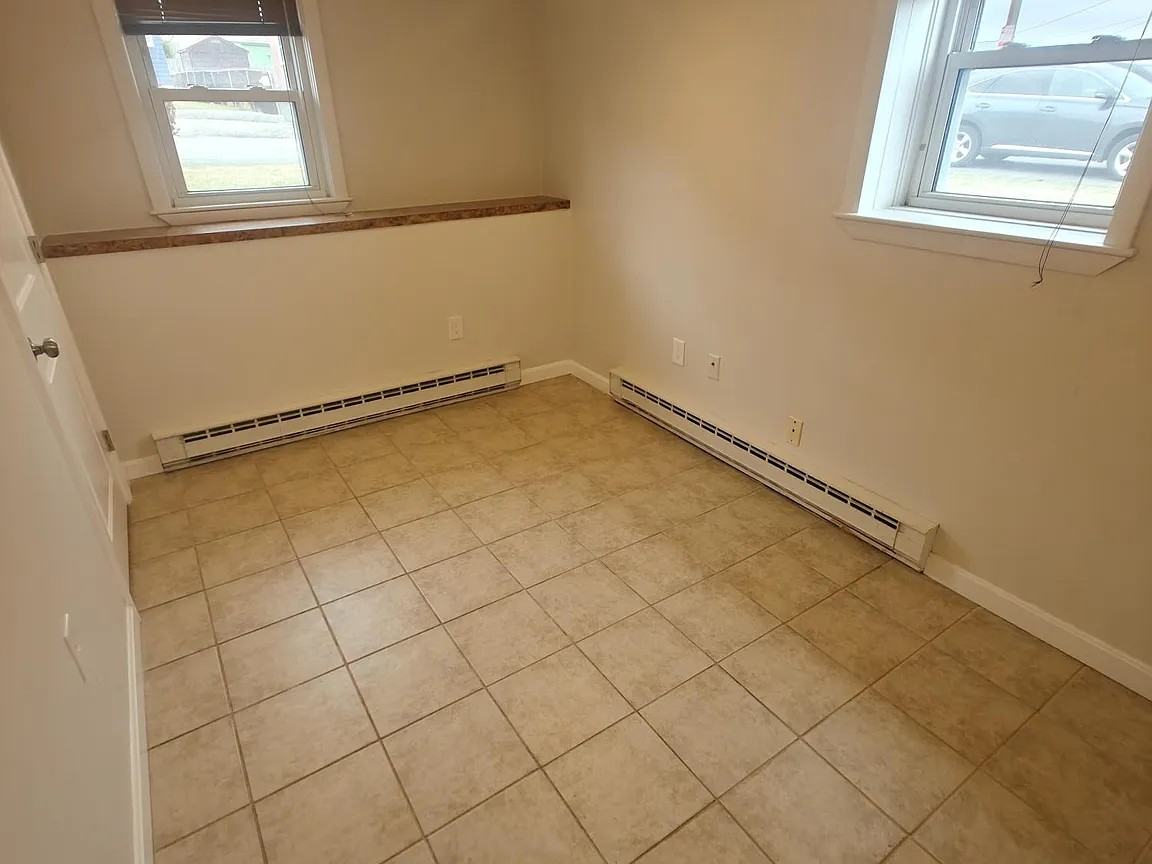 123 Augustus St #B - Photo 3 of 6