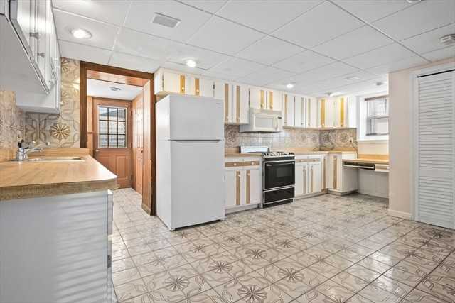123 Augustus St #B - Photo 5 of 6