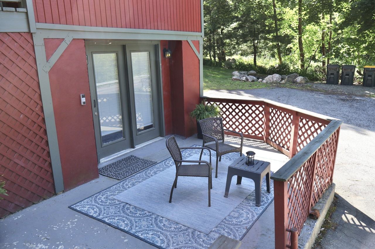 258 Douglas Pike #1stFL - Photo 3 of 19