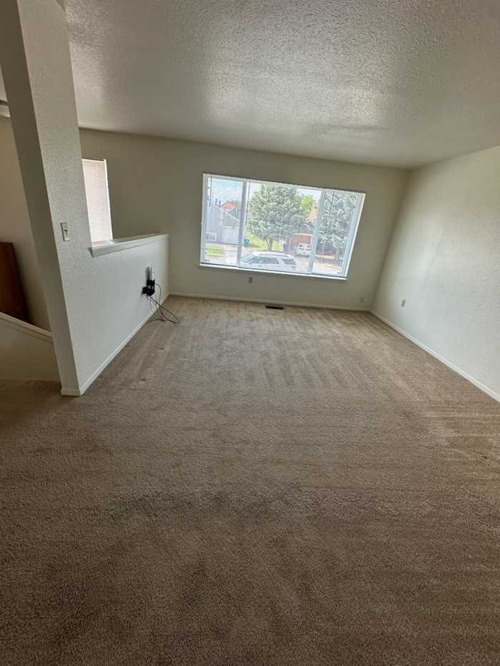 1054 Sitting Bull Ct - Photo 2 of 9