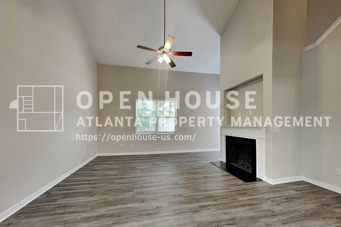 3742 Humber Ct - Photo 5 of 20