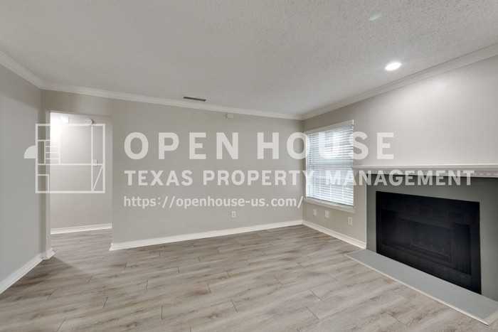 518 Mercer St - Photo 4 of 22