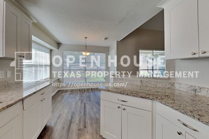 16315 Chimneystone Dr - Photo 7 of 22