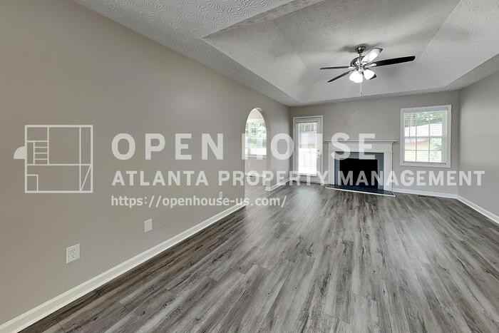 658 Castlebrooke Way - Photo 4 of 23