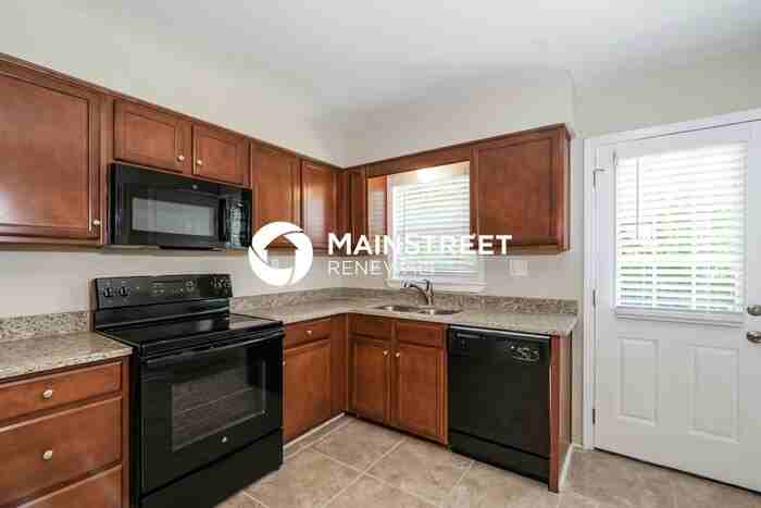 8209 Chickering Way - Photo 7 of 16