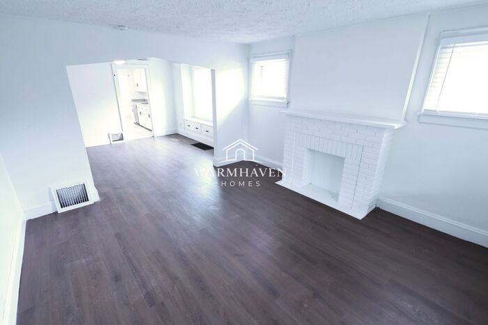 1313 Coventry St - Photo 2 of 11