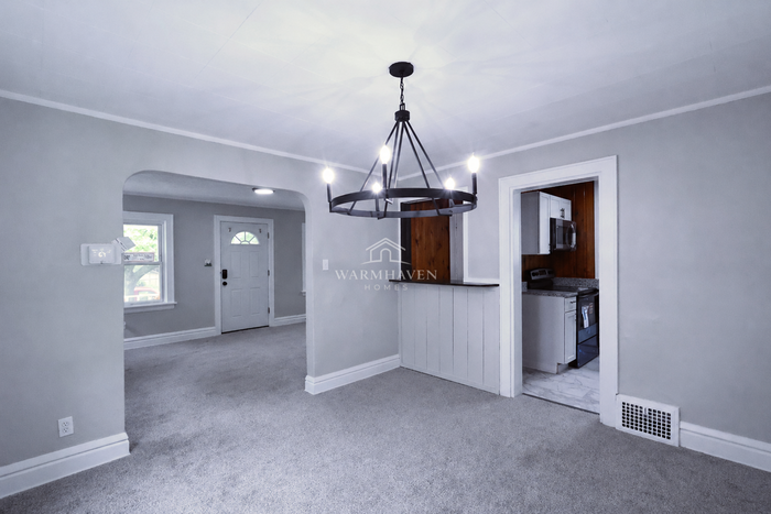 1318 Arnold Ave - Photo 5 of 15